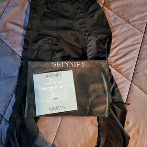 Skinnify Resistence leggings size small